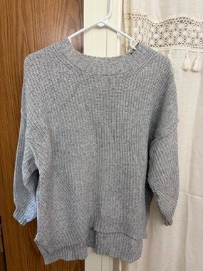 American Eagle Outfitters Light Gray Ribbed Crewneck Sweater
